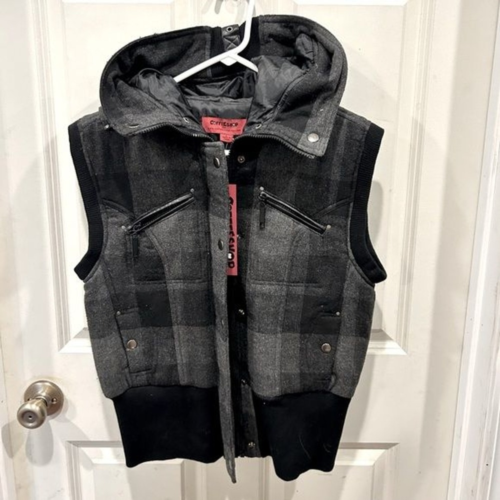 COFFEESHOP Womens Grey Black Plaid Hooded Puffer Vest Jacket Size L NEW Y2k Cozy